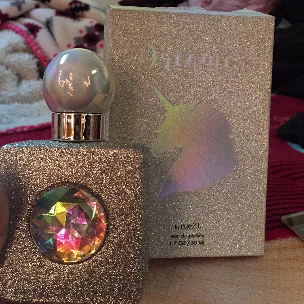 RUE21 perfume